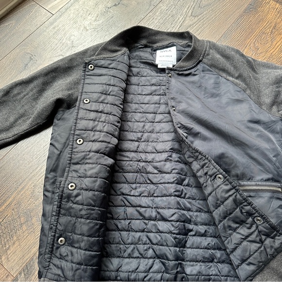 RVCA S Grey Quilted Jacket - Picture 9 of 9